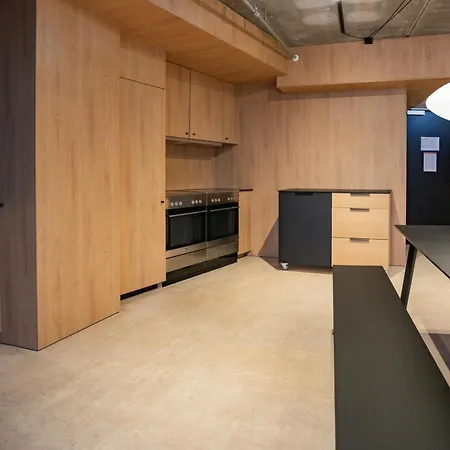 A Place To 호텔 3*